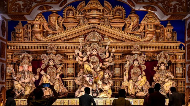 durga puja pandals in noida
