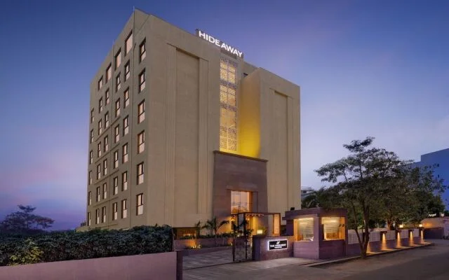 private places for couples in Greater Noida